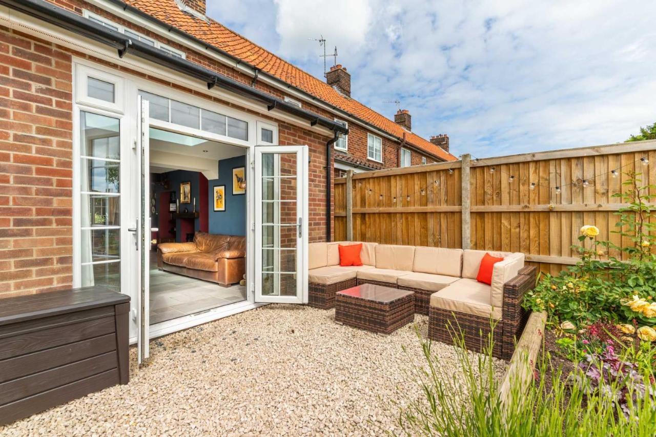 Host & Stay - Church Lane Cottage Filby Exteriör bild