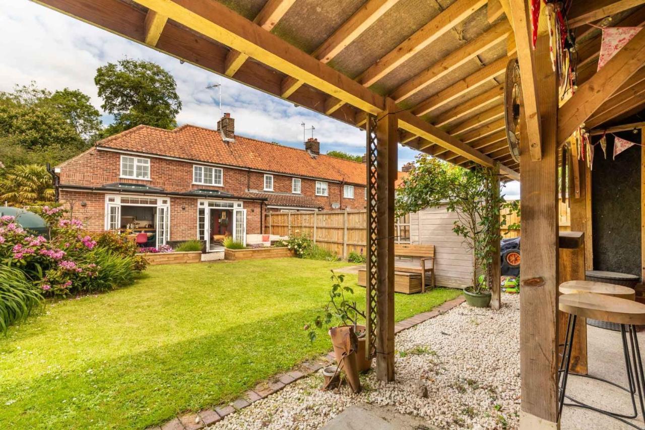 Host & Stay - Church Lane Cottage Filby Exteriör bild