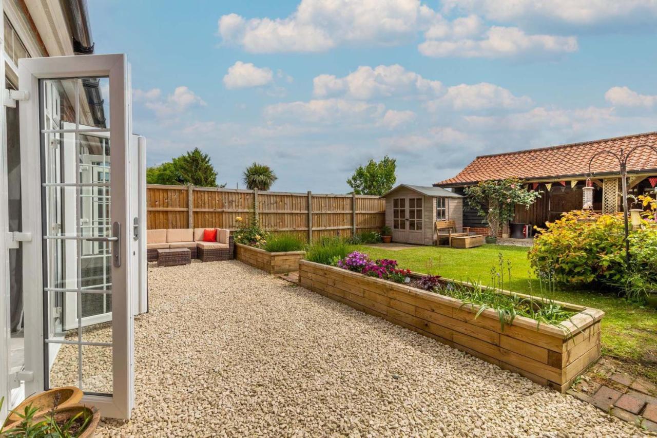 Host & Stay - Church Lane Cottage Filby Exteriör bild